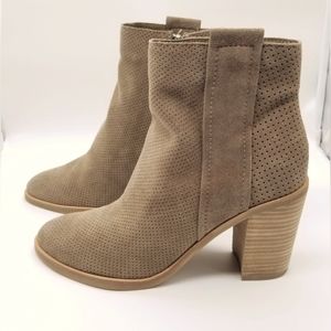 NWOB Dolce Vita Tan Suede Boots Size 10